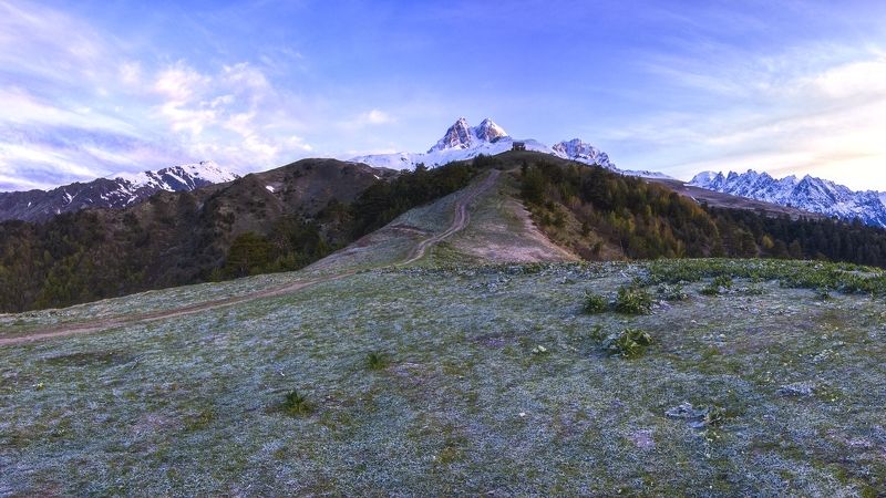 ушба,гора,панорама,трудно доступные места,утро. Ушба-суровая гора грузинской Сванетии.photo preview