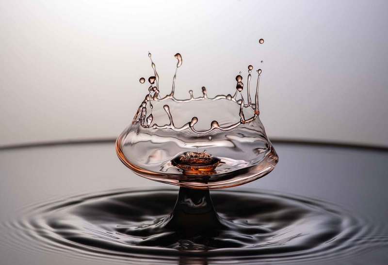 DROP,DROPS,DROPLET,DROPLETS,WATER DROP,WATER DROPS,WATER,SPLASH,SPLASH ART,MACRO,CLOSE UP,CLOSE-UP,SPLASH PHOTOGRAPHY,SPLASING,NO PEOPLE,PURE,MOTION,REFLECTION,SIMPLE,SIMPLICITY,MINIMAL,MINIMALISM,MINIMALISTIC,WET,SPLASHING,STUDIO,BLUE,LIQUID,INDOOR,INDOO photo preview