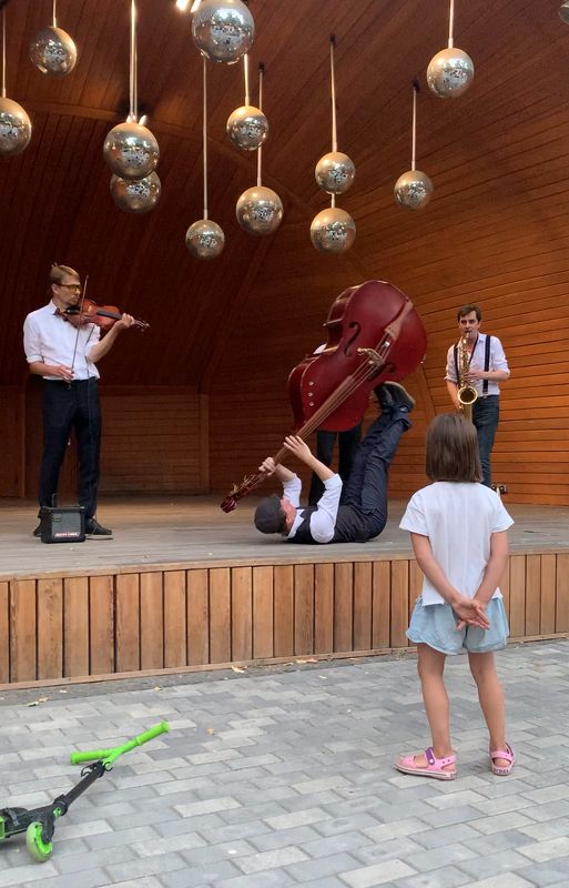 послушный контрабас фото превью