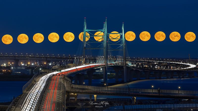 Вантовый мост через корабельный фарватер и секвенция луныphoto preview