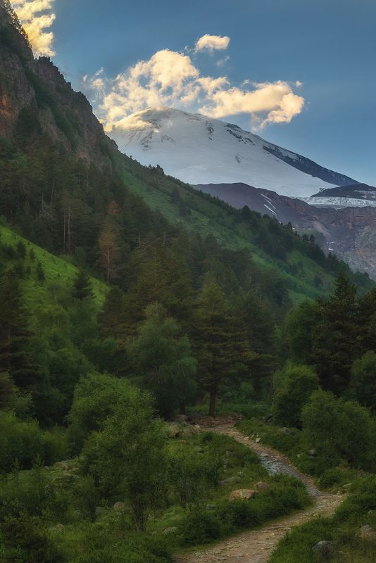 по тропе к \