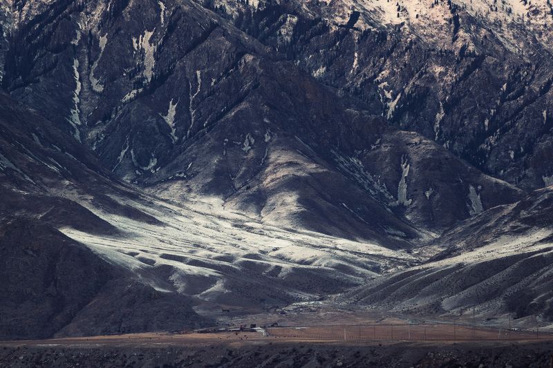 У подножия горыphoto preview