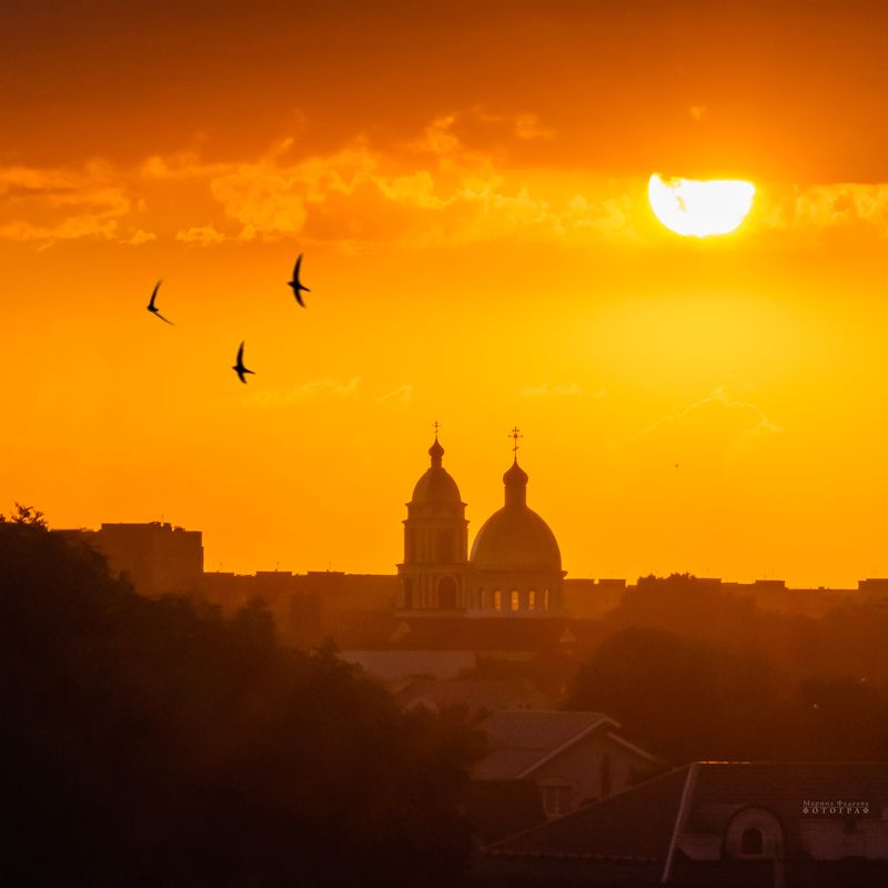 закат, город, майкоп, храм, стрижи, лето, солнце Золотой закатphoto preview