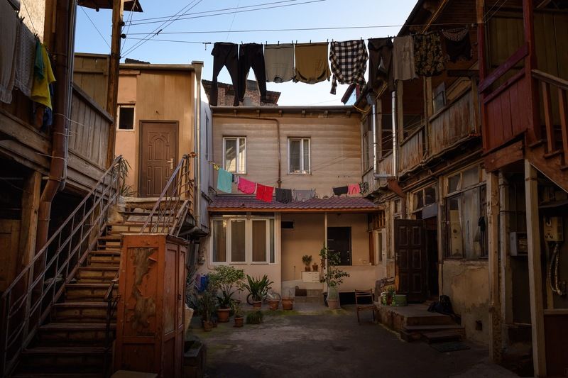 Старый двор в Тбилисиphoto preview