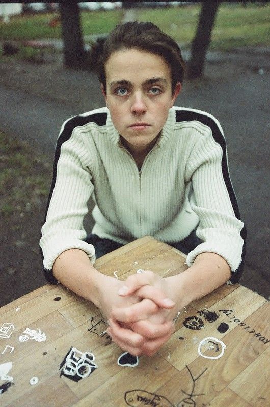 парень линии композиция взгляд фото портрет canon плёнка улица 35mm  Артём и Коляphoto preview