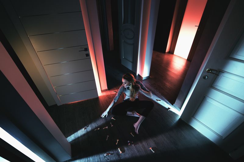 девушка комната чертоги разума двери свет ключи Сергей Парышков Чертоги разумаphoto preview