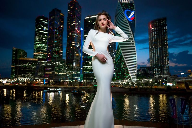 Фотосет на фоне Москва-Ситиphoto preview