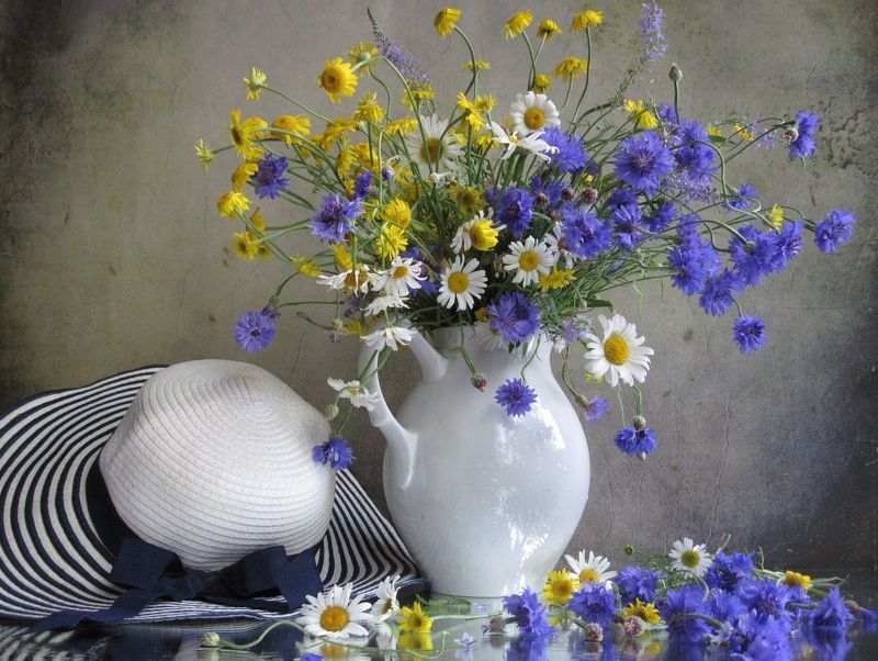 цветы, букет, васильки, ромашки, шляпка Шляпкаphoto preview