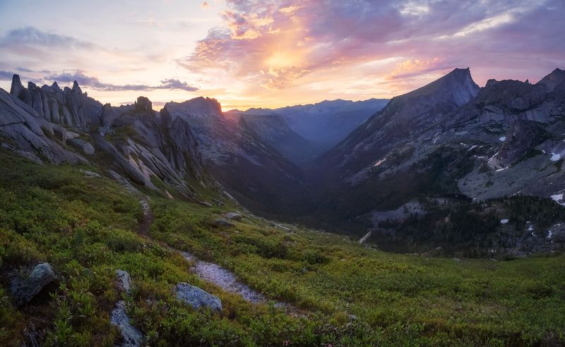 ...Утро на перевале...photo preview