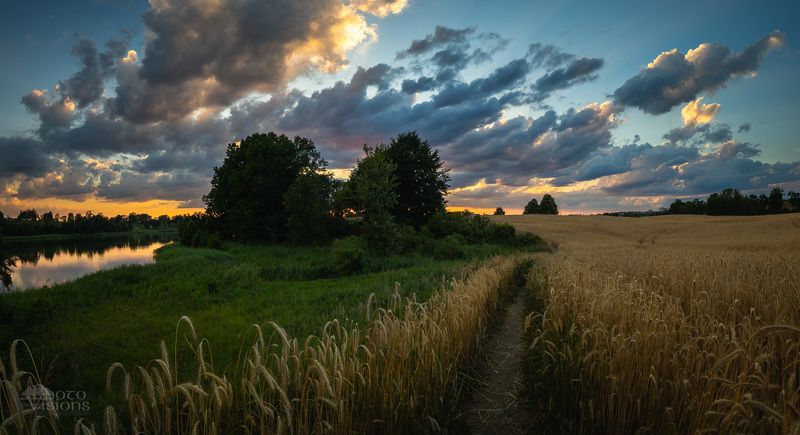 landscape,panoramic,panorama,lake,field,trees,nature,sunset,sky,clouds Close to Sunset timephoto preview