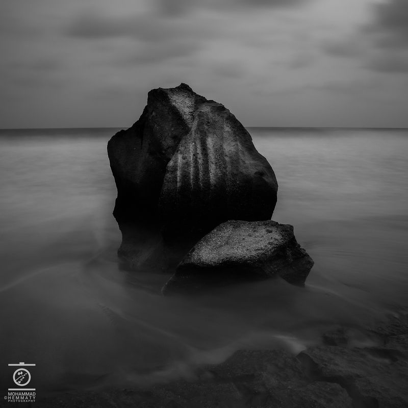 cliff in the shape of cliffphoto preview