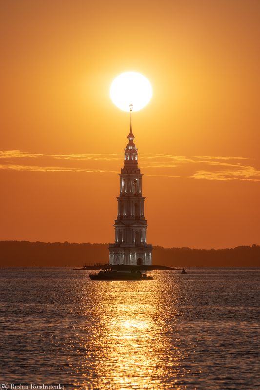 калязинская колокольня, калязин, колокольня, солнце, композитная фотография, time blending Калязинская колокольняphoto preview