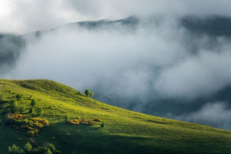 mountains Between the edgephoto preview