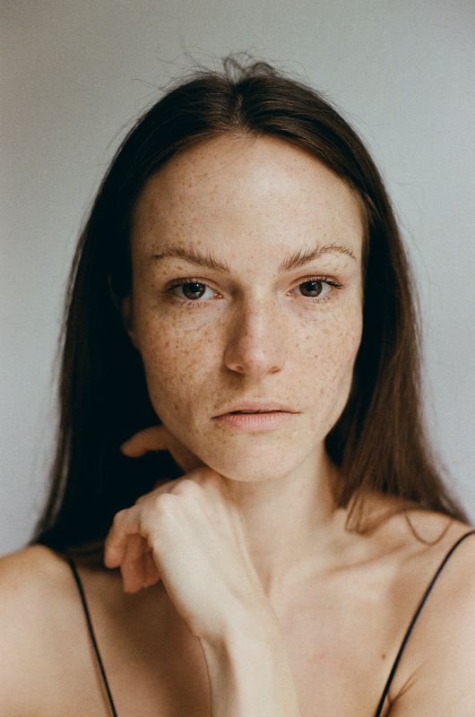 портрет, портретная фотография, женский портрет, естественный свет, фотосессия, цвет, девушка, естественность, пленка, пленочная фотография, film, filmphoto, filmphotography Jelenaphoto preview