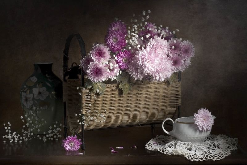 Натюрморт с хризантемамиphoto preview