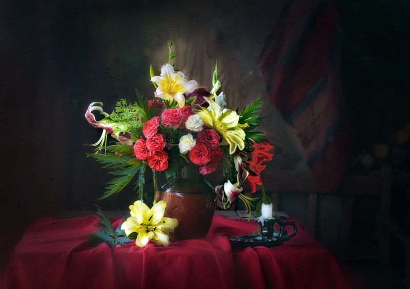 розы и гладиолусы photo preview