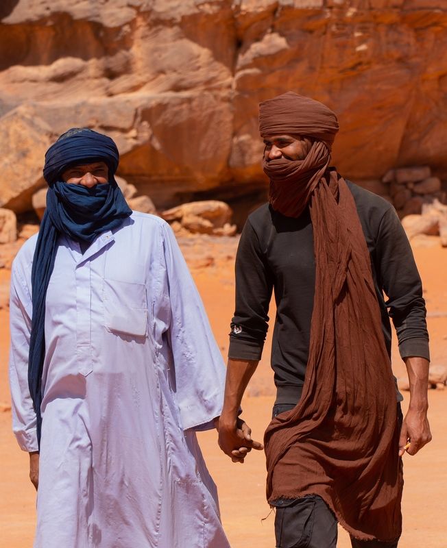 Туарег, сахара Дружба крепкая не расклеитсяphoto preview