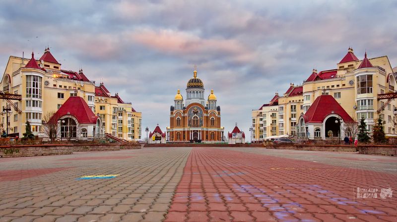 Київ. Оболонь. Храмовий комплекс на честь Покрова Пресвятої Богородиціphoto preview