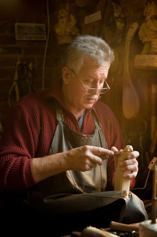 Деревянных дел мастерphoto preview