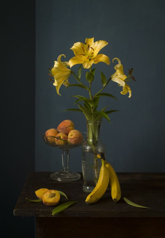 С желтыми лилиями.photo preview