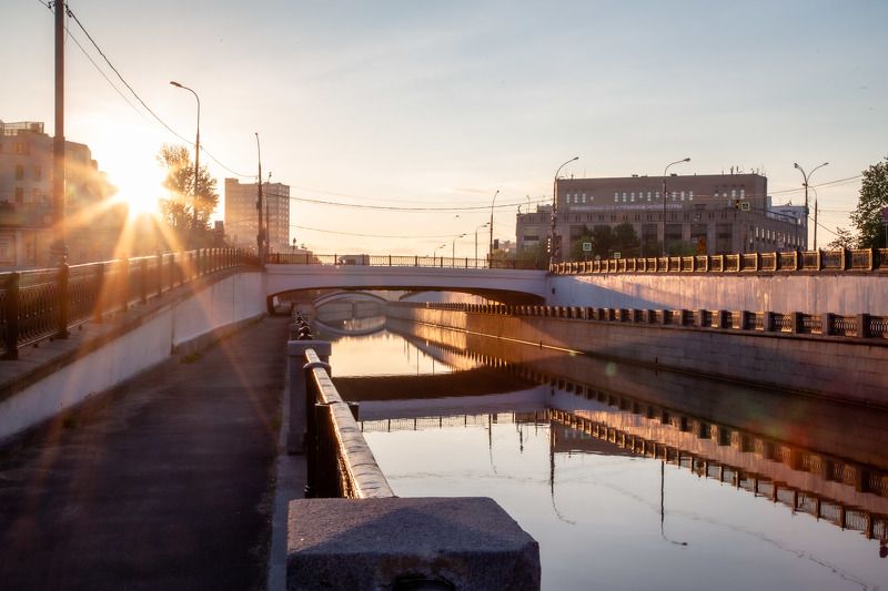 Москва, Москва-река Утро в Москвеphoto preview