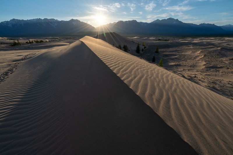 чарские пески, пустыня, горы, кодар, дюны, закат, солнце, desert, mountains, kodar, dunes, sand, sunset, sun photo preview