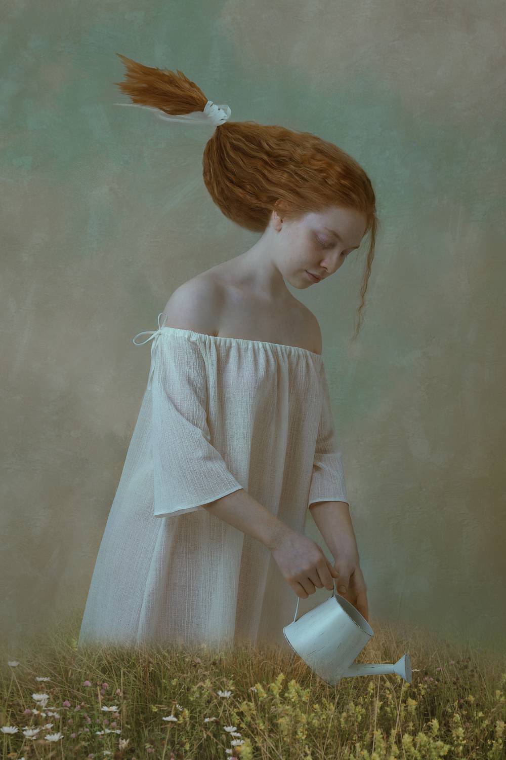 "Чудесный сон". Автор: Афанасьева Татьяна портрет, девушка, постановка, лейка, трава, Афанасьева Татьяна
