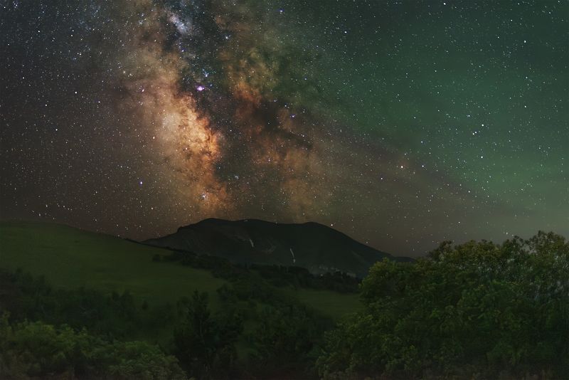 астрофото, астрофотография, ночь, астрономия, астропейзаж, кавказ, млечный путь, звезды, ночное небо, night, nightphotography, stars, milkyway, longexposure Буйство зелени земное и небесноеphoto preview