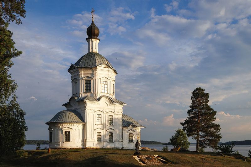 Крестовоздвиженский храм. Нило-Столбенская пустыньphoto preview