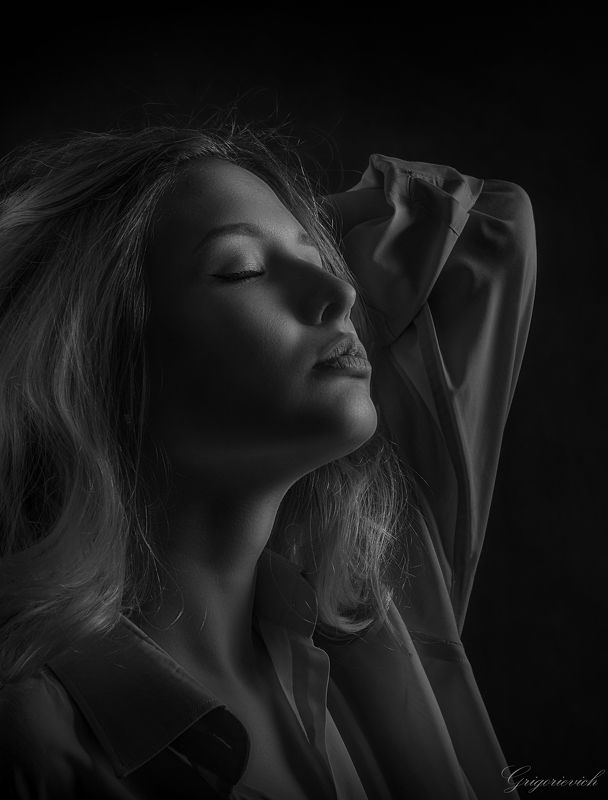 девушка. портрет. красота. закрытые глаза. Еленаphoto preview