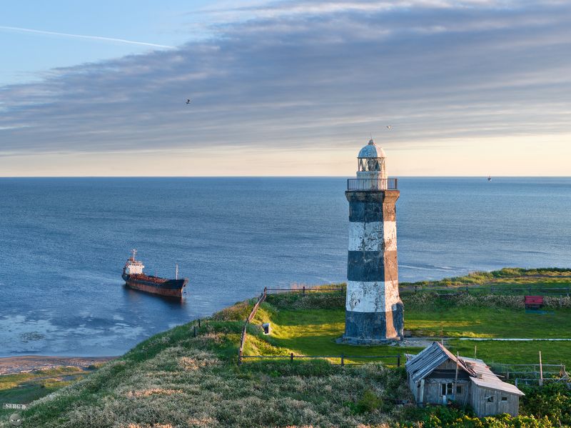 Маяк на мысе Лопатина, Сахалинphoto preview