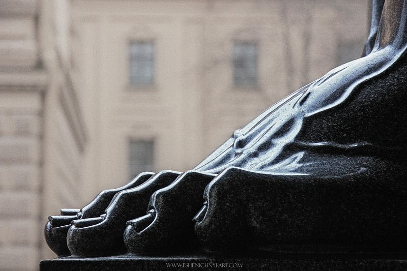 атлант, эрмитаж, скульптура, фрагмент, санкт-петербург, дворцовая площадь Живая сила гранитаphoto preview