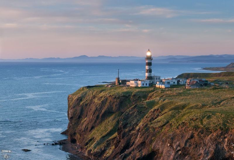 Маяк на мысе Ламанон, Сахалинphoto preview