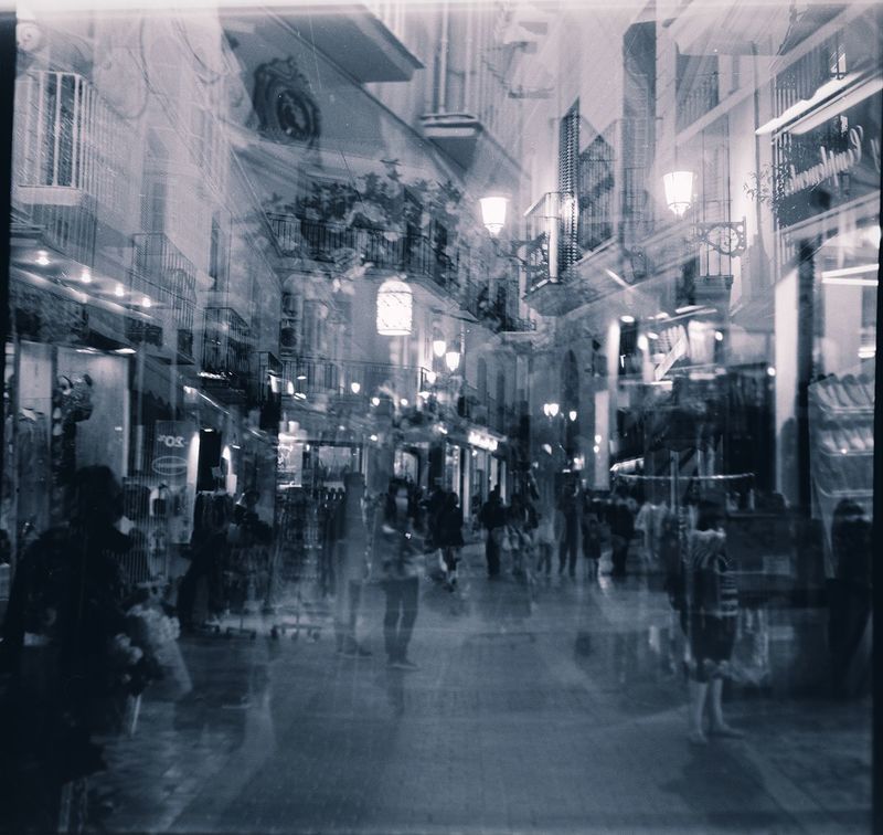 Пленка, мультиэкспозиция, средний формат, 6х6, искра 2 Ритмы города 2photo preview