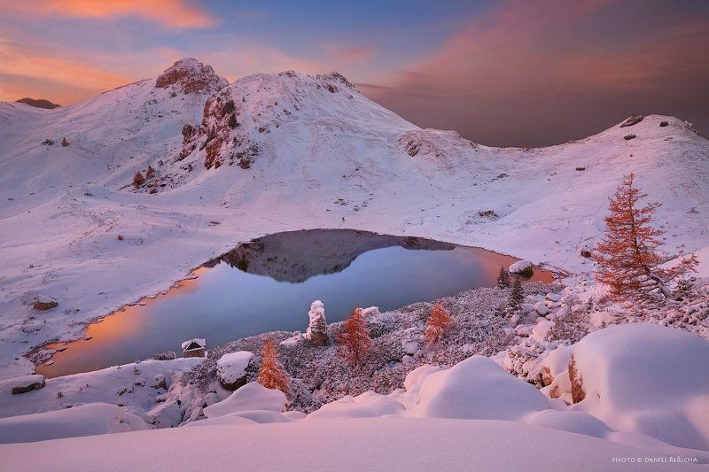 Alpen, Alps, Autumn, Autumn tree, Clouds, Daniel ?e?icha, Dolomiten, Dolomites, Dolomiti, Evening, Evening cloudst, Evening colors, Evening Light, Italia, Italien, Italy, Lago, Lago di Valparola, Landscape, Mountains, Nature, Passo, Passo Valparola, Peaks Pink eveningphoto preview
