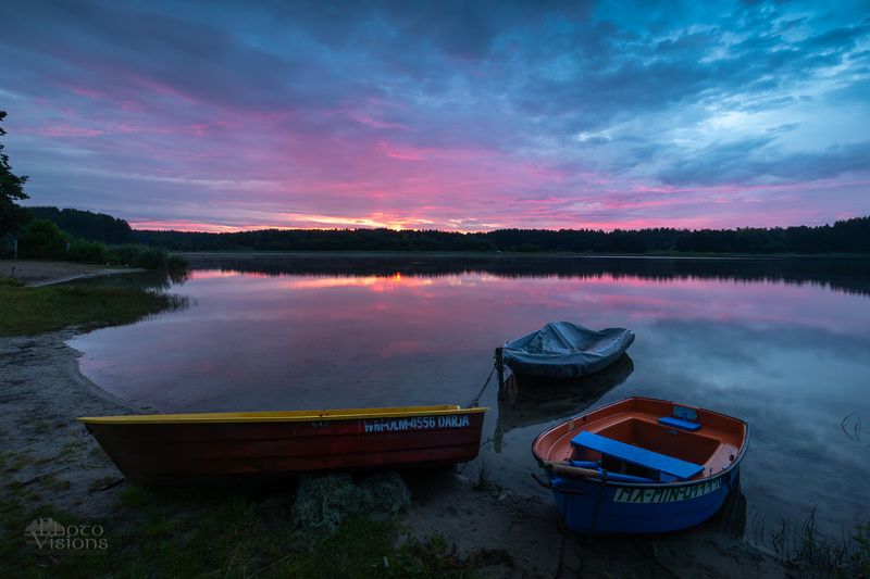sunset.lake,lakeside,nature,boats,calm,shoreline,paddle boat,summertime,summer,evening, Threephoto preview