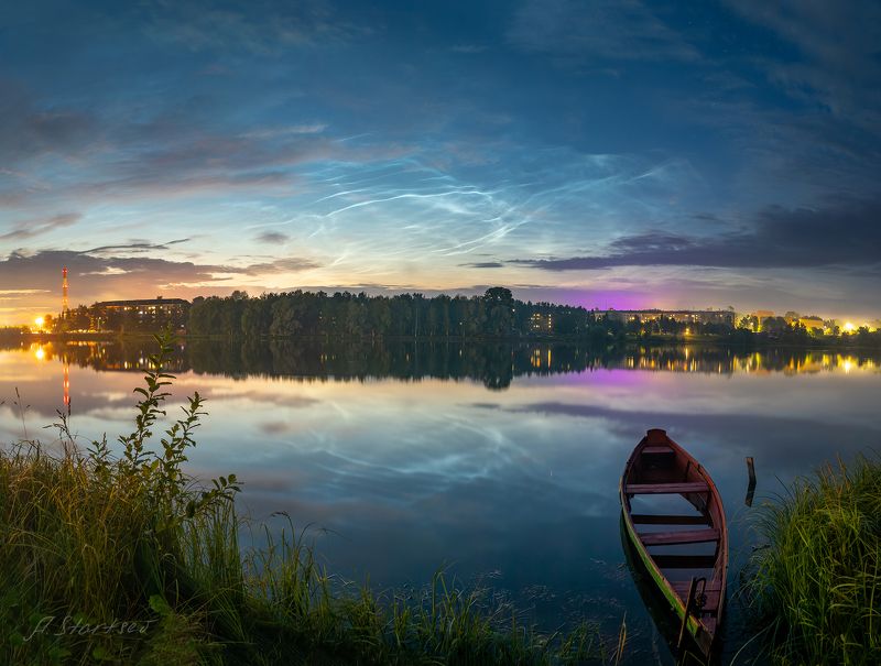 ночь, лето, пруд, лодка, серебристые облака, лысьва, пермский край Серебристые облака над прудомphoto preview