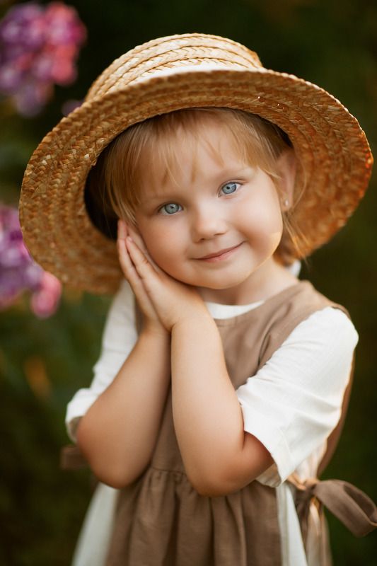детский портрет, девочка в шляпе, ребёнок, портрет Асяphoto preview