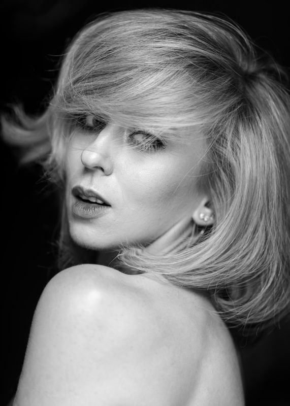 К фото превью