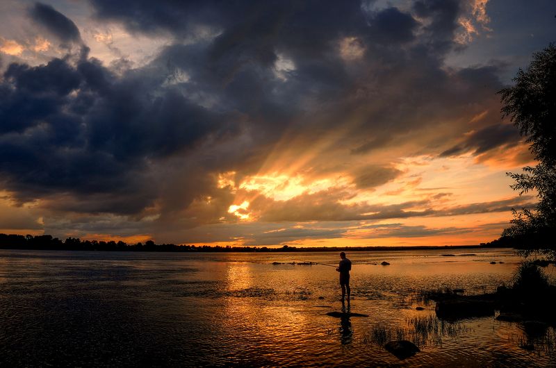 Рыбалка на закатеphoto preview