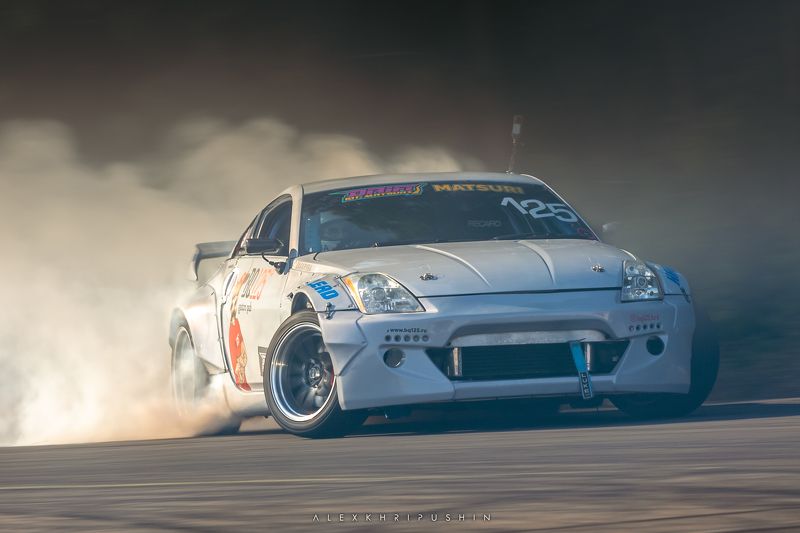 Скорость, дым и игра светаphoto preview