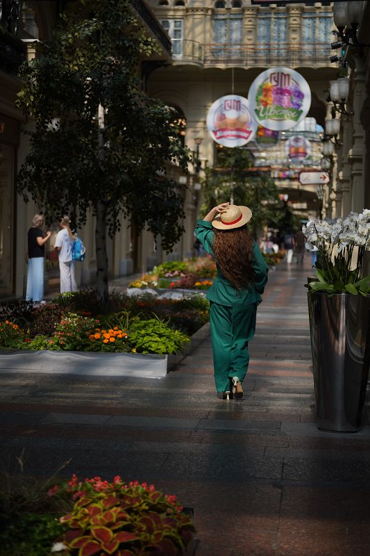 гум, девушка, портрет, зеленый Прогулки по ГУМуphoto preview