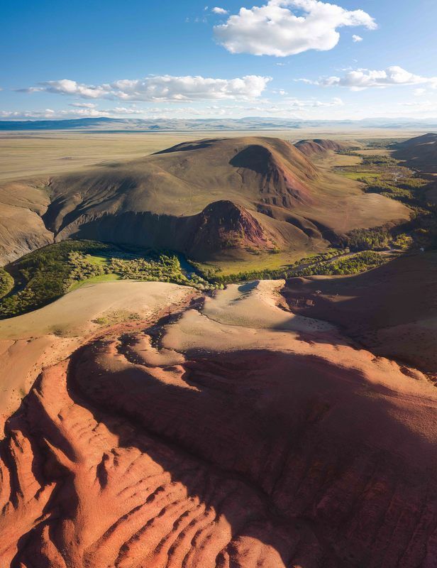 Багровые берега долины Кызылшин… Crimson banks of the Kyzylshin valley… фото превью