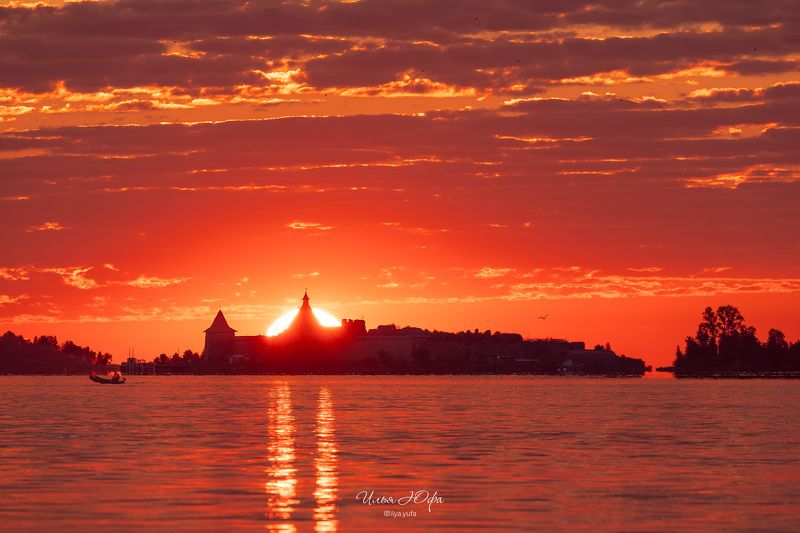 Крепость Орешек на рассветеphoto preview