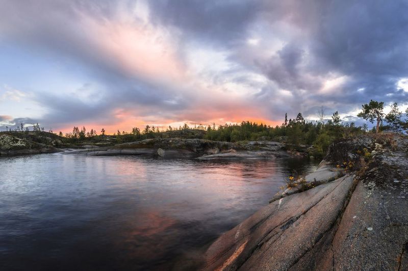 Карелия, Ладога, Ладожское озеро, Ладожские шхеры Хмурый вечер на шхерахphoto preview