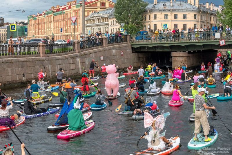 город, санкт-петербург, уличная фотография, стрит фото, репортаж, фонтанка sup24, фонтанка sup, крюков канал, в питере плыть IХ фестиваль-карнавал сапсёрфинга Фонтанка SUP-2024.photo preview