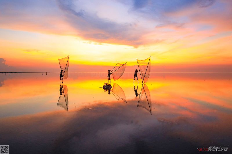 quanphoto, landscape, seascape, morning, dawn, reflections, sea, fishing, fisherman, skyline, rural, vietnam The Sea at Dawnphoto preview