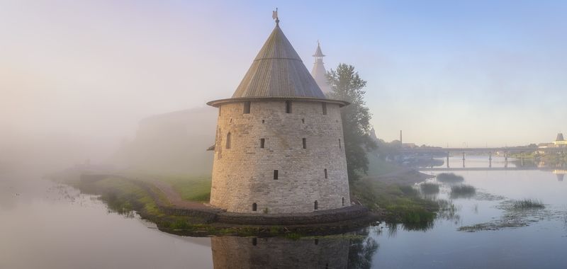 псков, пейзаж, Туманное утро у стен Кремляphoto preview