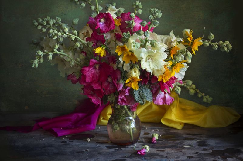 мальва, букет цветов, лето Букет с мальвой фото превью