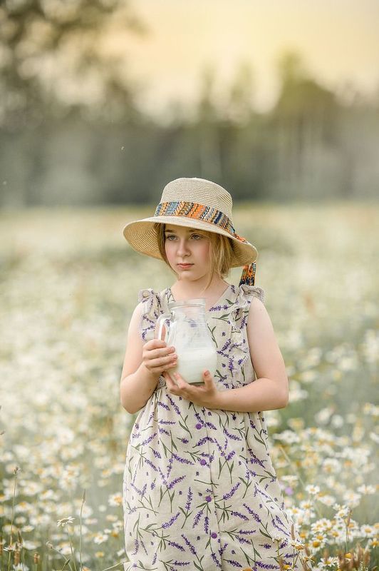 детский портрет, девочка в ромашках, детская фотосессия, девочка с кувшином, девочка в шляпе Летоphoto preview